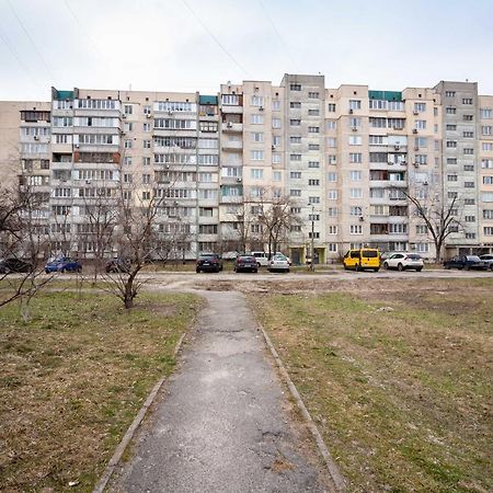 Kvartirkoff Na Geroev Dnepra 36 B Киев Экстерьер фото